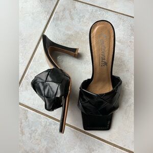 L’Intervalle Black Quilted Leather Heels